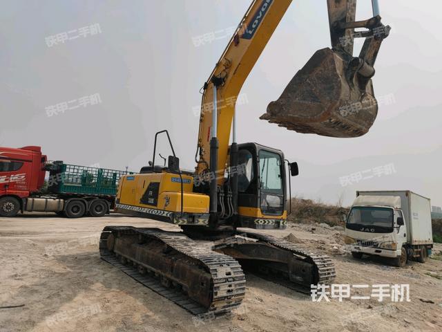 雷沃重工FR260E挖掘機(jī)