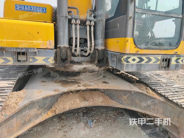 轉(zhuǎn)盤和下車架正前（工作和回轉(zhuǎn)裝置）