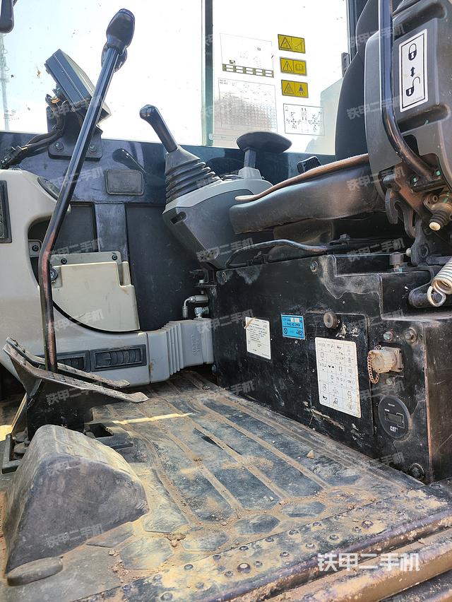 驾驶室整体（整机外观）