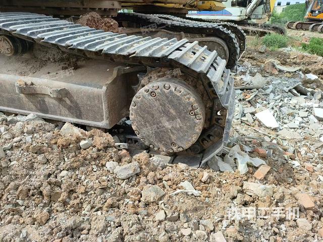 单侧履带整体（整机外观）