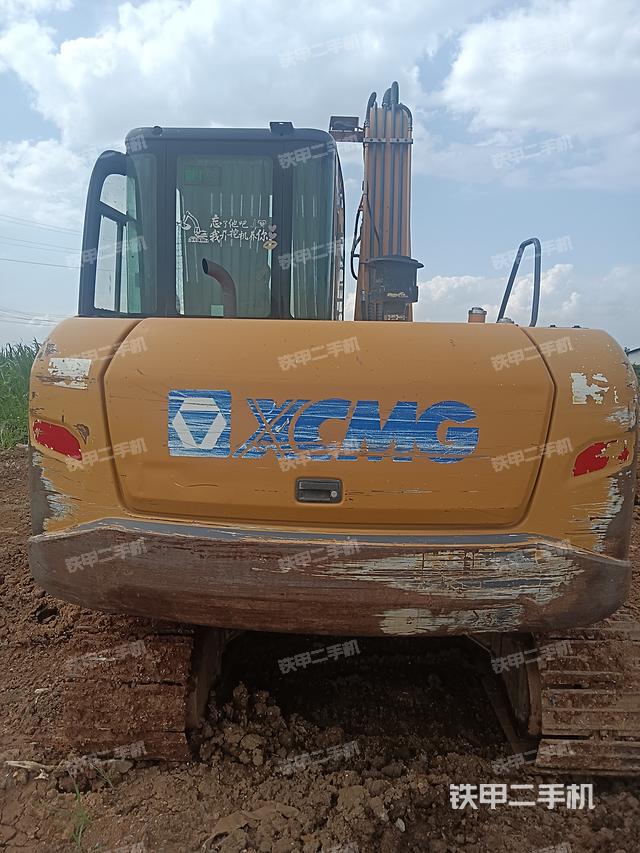 驾驶室顶部（整机外观）