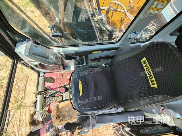 驾驶室整体（整机外观）