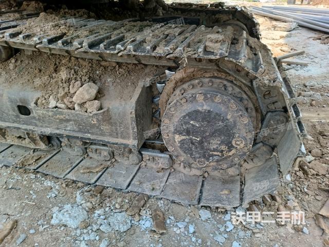 右驱动轮（行走机构）