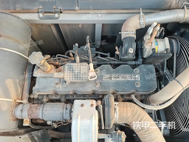 驾驶室顶部（整机外观）