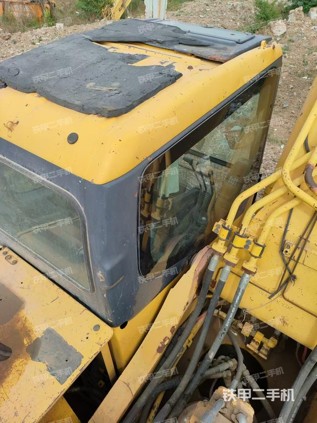 驾驶室顶部（整机外观）