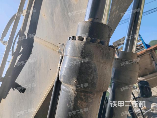 铲斗右后整体（工作和回转装置）