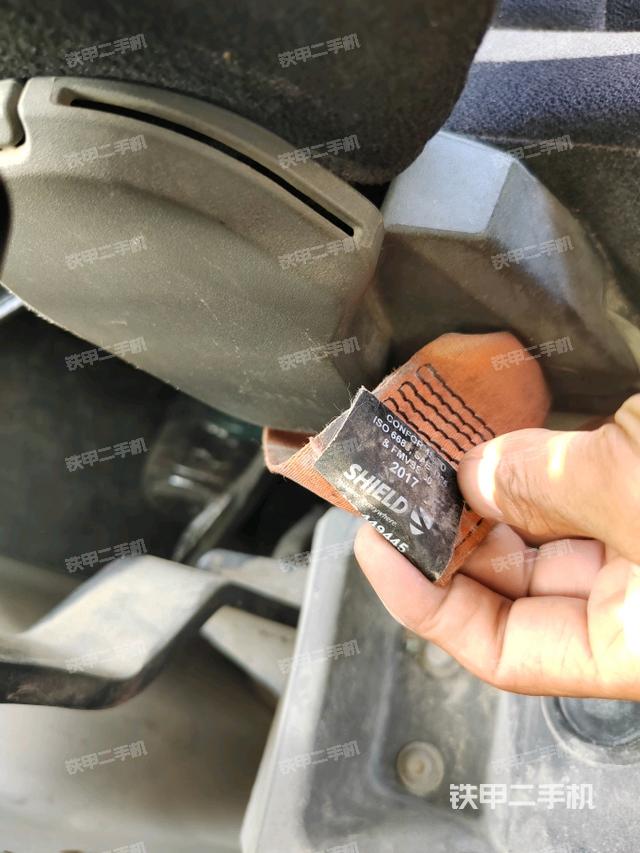 左后方玻璃角标（驾驶室部分）