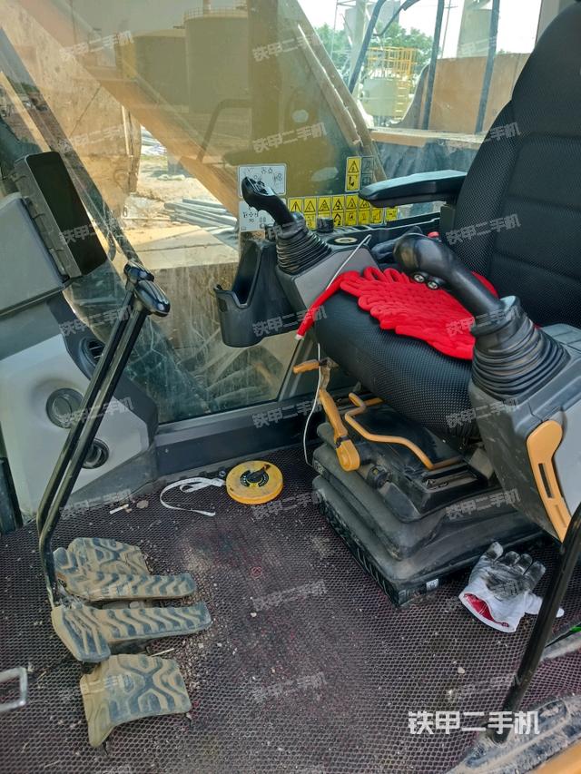 驾驶室正侧（驾驶室部分）