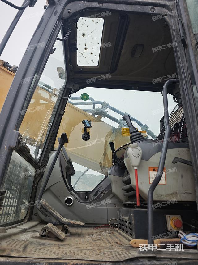 驾驶室整体（整机外观）