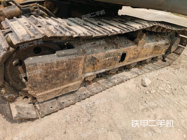 左側(cè)履帶整體?(行走機(jī)構(gòu)) 左側(cè)履帶整體?(行走機(jī)構(gòu))
