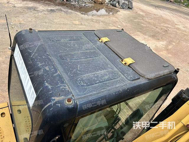 驾驶室顶部（整机外观）