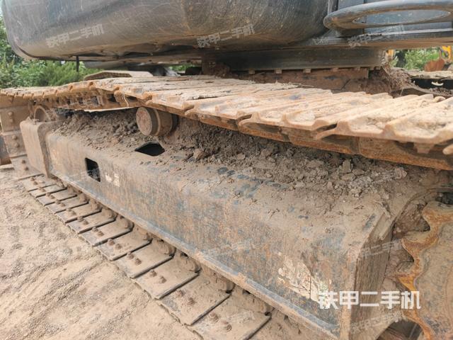 右側(cè)履帶整體?(行走機(jī)構(gòu)) 右側(cè)履帶整體?(行走機(jī)構(gòu))