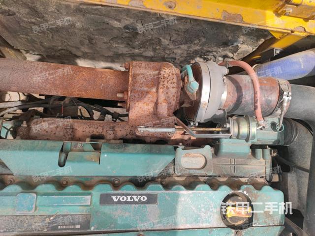 氣門室蓋螺絲特寫（上車部件）