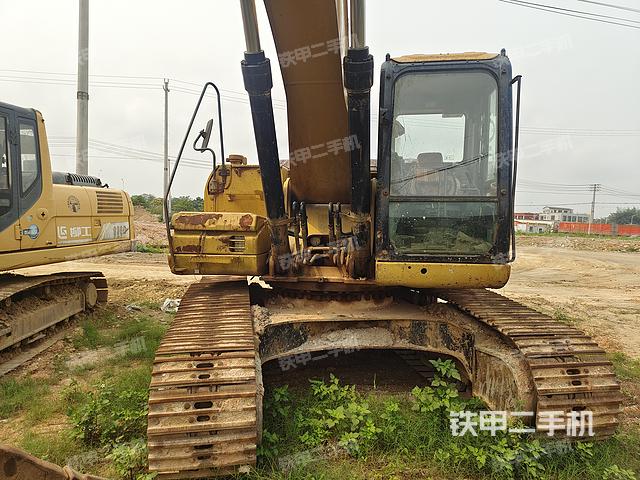 驾驶室整体（整机外观）