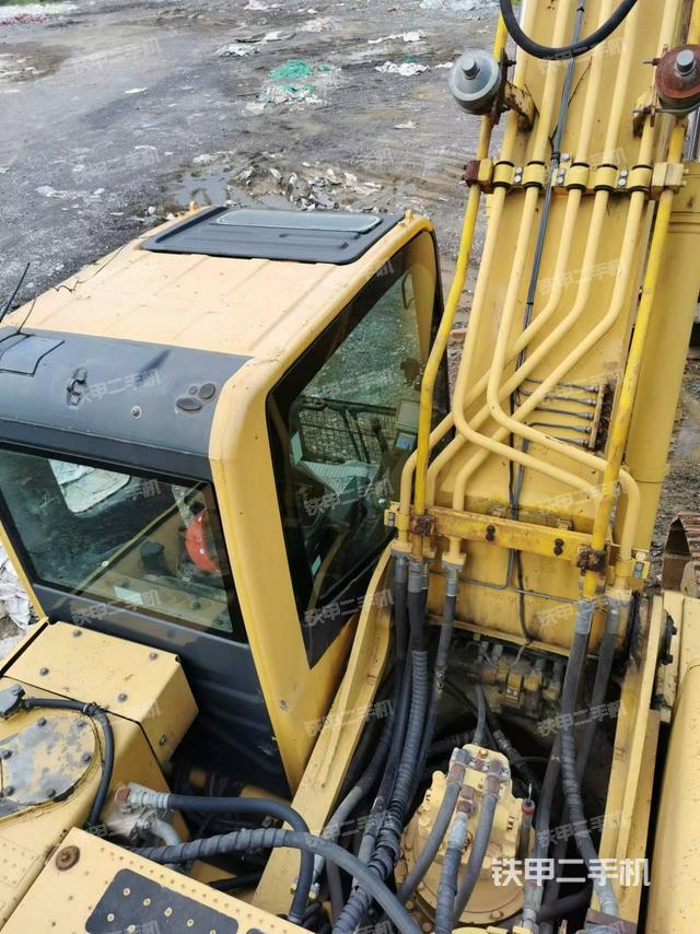 驾驶室顶部（整机外观）