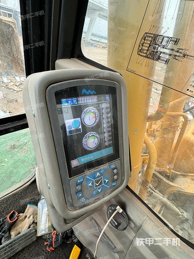 驾驶室整体（整机外观）