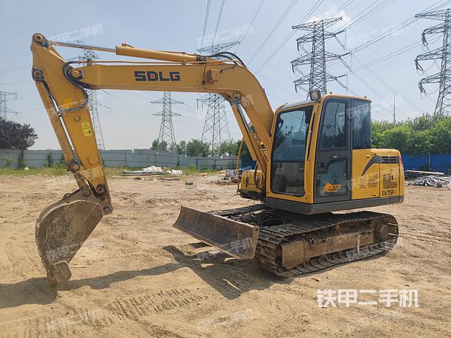 山东临工E675F挖掘机