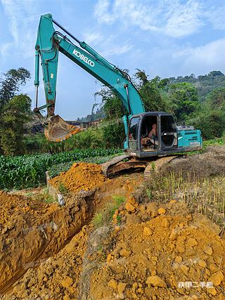 云南-文山壮族苗族自治州二手神钢SK210LC-8挖掘机实拍照片