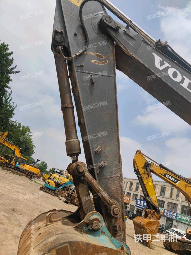 小臂整體左后（工作和回轉(zhuǎn)裝置）