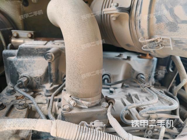 增壓器特寫(xiě)(上車部件) 增壓器特寫(xiě)(上車部件)