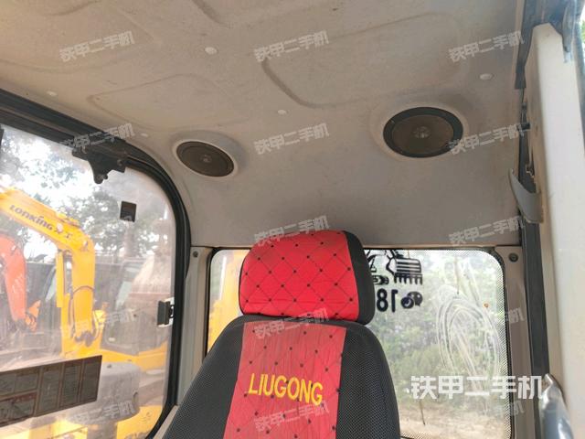 頂棚整體(駕駛室部分) 頂棚整體(駕駛室部分)