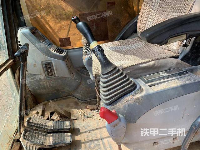 驾驶室整体（整机外观）