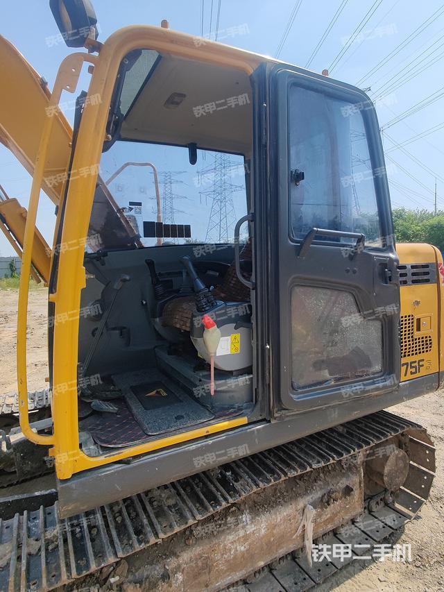 驾驶室整体（整机外观）