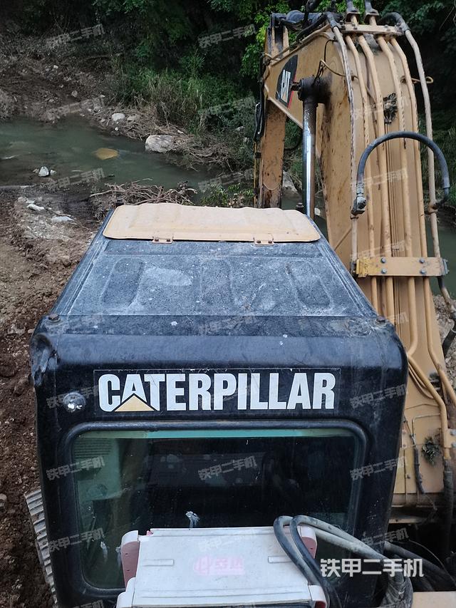 驾驶室顶部（整机外观）