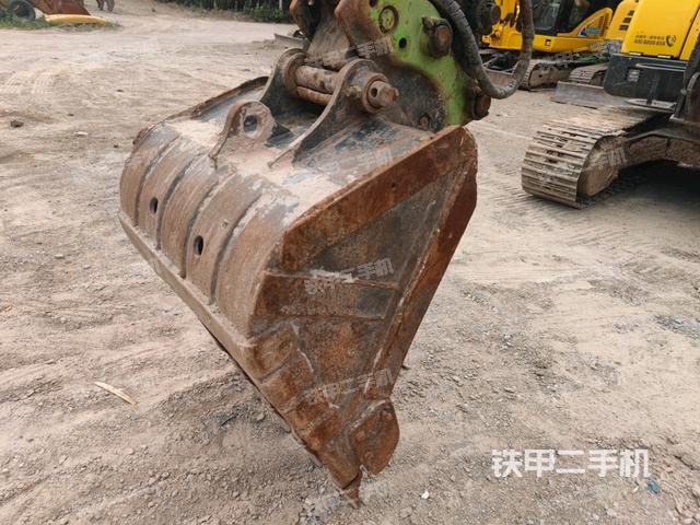 鏟斗45度(工作和回轉(zhuǎn)裝置) 鏟斗45度(工作和回轉(zhuǎn)裝置)