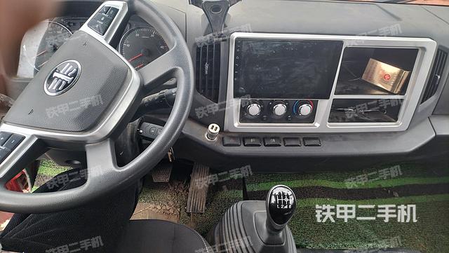 整机右侧（设备外观及核心部件）