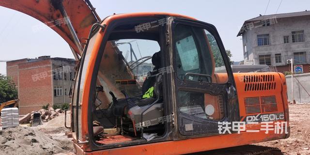 驾驶室整体（整机外观）