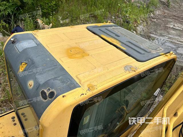 驾驶室顶部（整机外观）