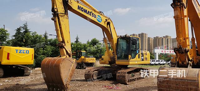 小松PC220-8M0挖掘机