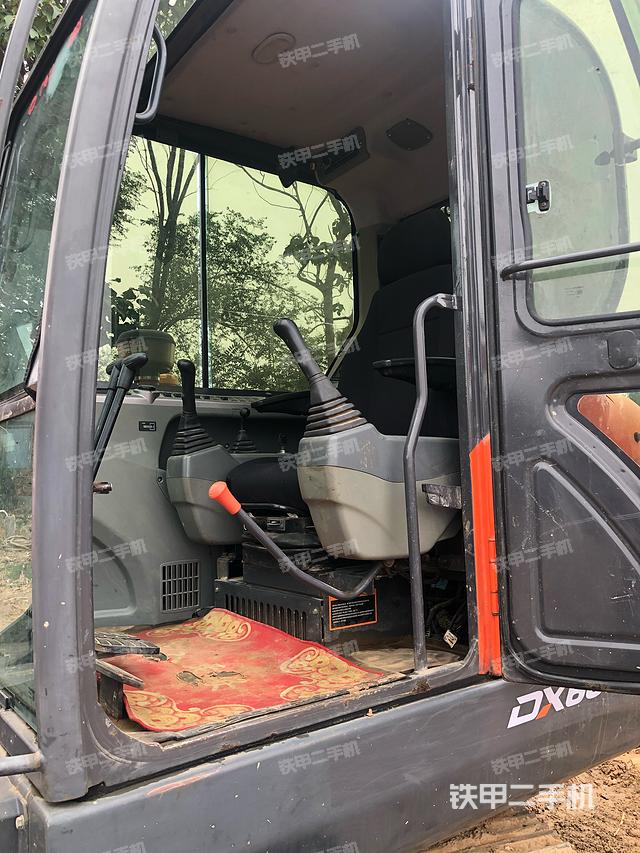 驾驶室整体（整机外观）