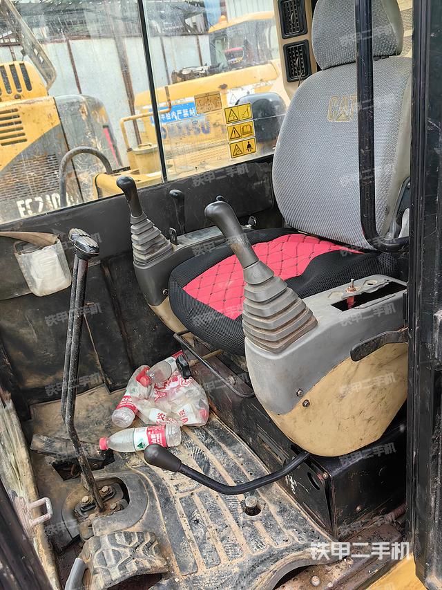 驾驶室整体（整机外观）