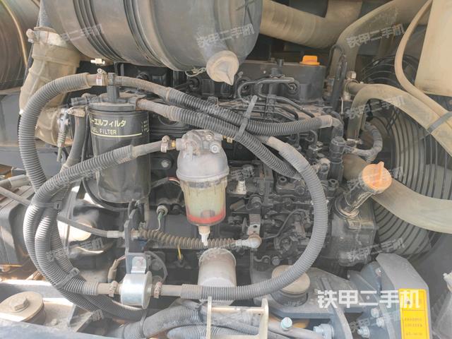 发动机室(上车部件) 发动机室(上车部件)