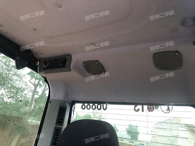 驾驶室顶部（整机外观）