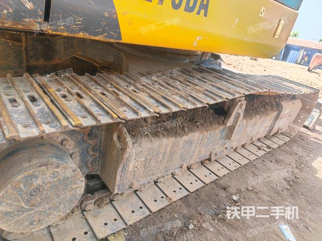 左侧履带整体 (行走机构) 左侧履带整体 (行走机构)