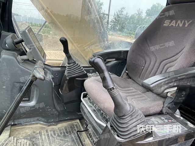 驾驶室整体（整机外观）