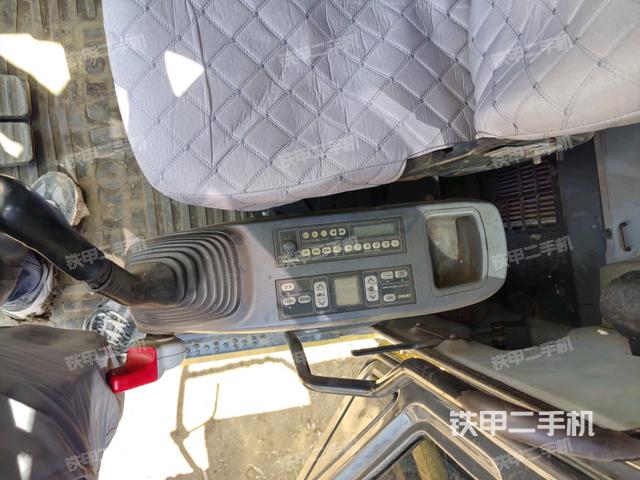 座椅左側(cè)控制臺/音響/含左手柄（駕駛室部分）