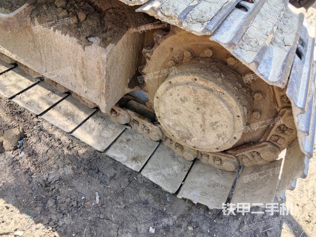 右驅(qū)動輪（行走機(jī)構(gòu)）