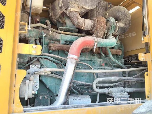 发动机左侧（整机外观及大件）