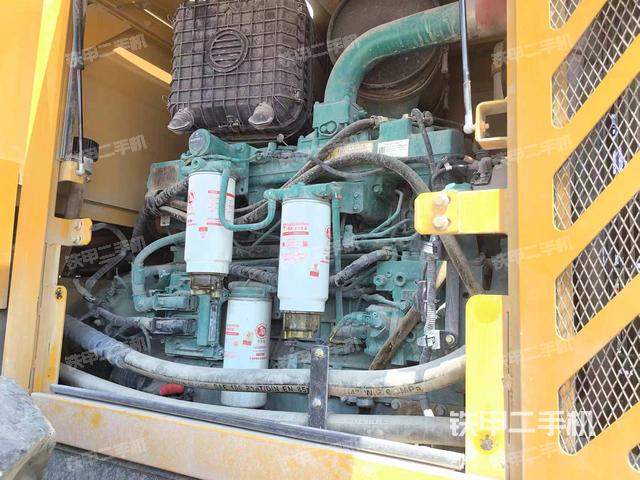 发动机右侧（整机外观及大件）