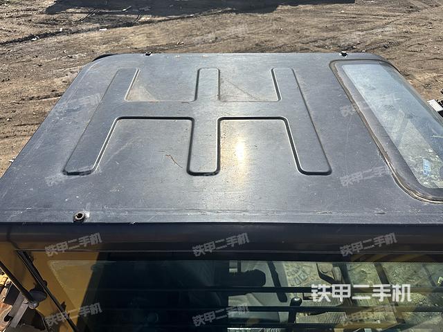 驾驶室顶部（整机外观）