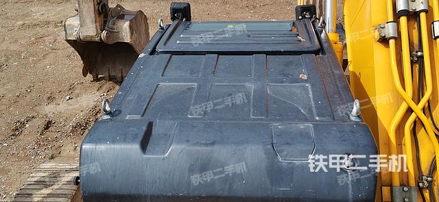 驾驶室顶部（整机外观）