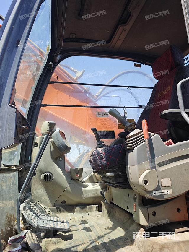 驾驶室整体（整机外观）