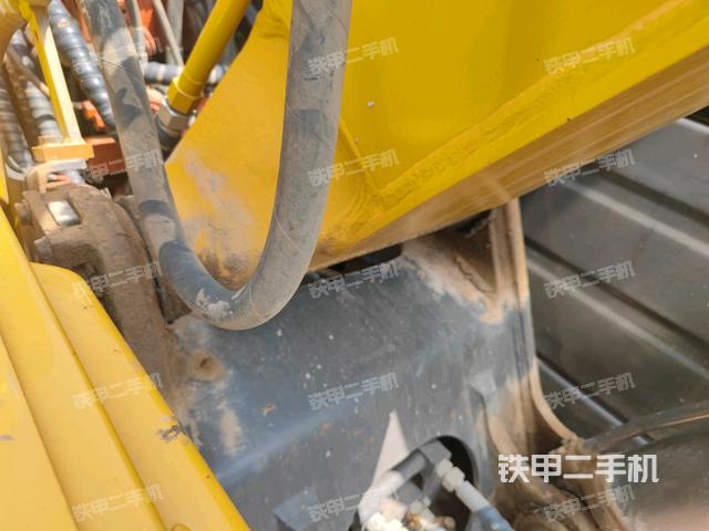 大臂根部?斜視(工作和回轉(zhuǎn)裝置) 大臂根部?斜視(工作和回轉(zhuǎn)裝置)