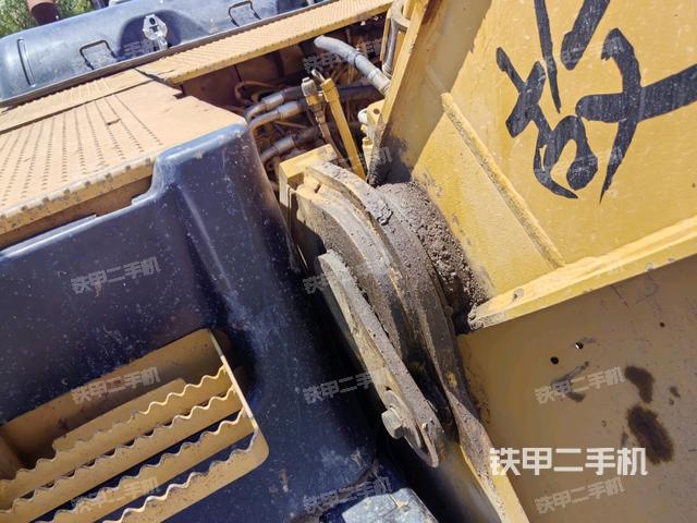 大臂根部?斜視(工作和回轉(zhuǎn)裝置) 大臂根部?斜視(工作和回轉(zhuǎn)裝置)