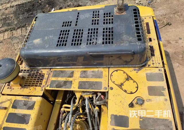 驾驶室顶部（整机外观）