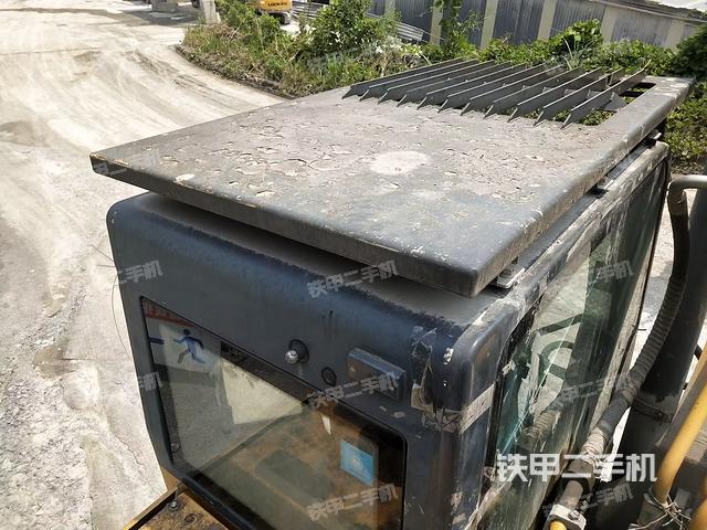 驾驶室顶部（整机外观）